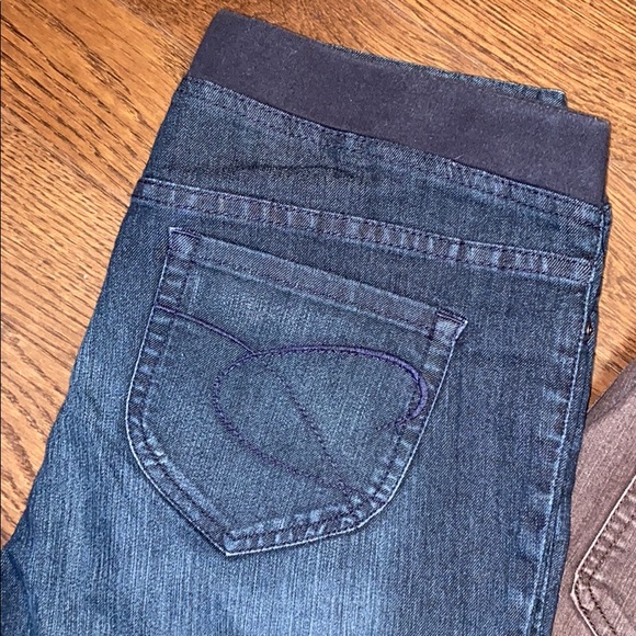 EUC Chico’s Platinum Jeggings - Picture 2 of 5